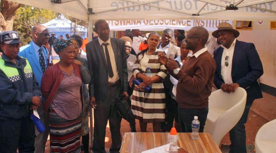 BOL Contributes To Kgomodiatshaba - A Community Service Project By MMGE